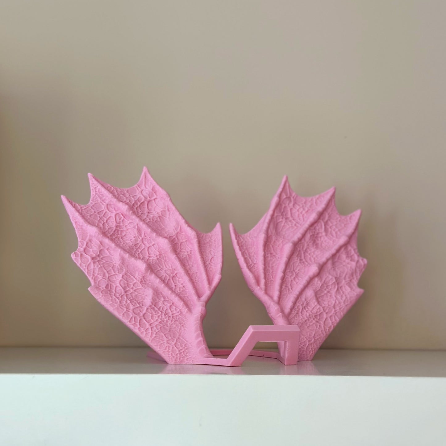 Поставка за книги Крила на Дракон