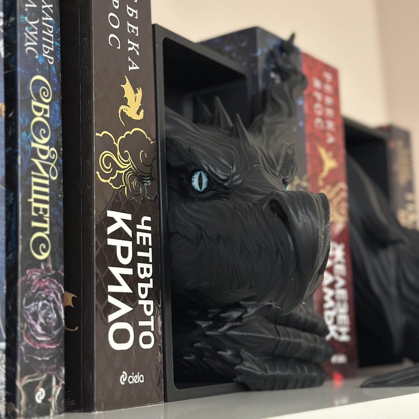 Книгоразделител Черната сянка