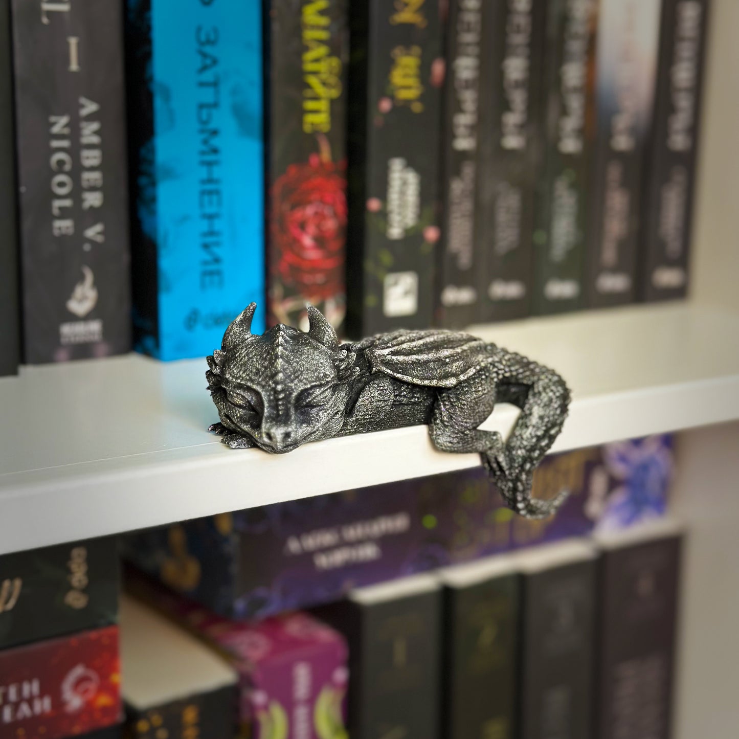 Спящо бебе дракон