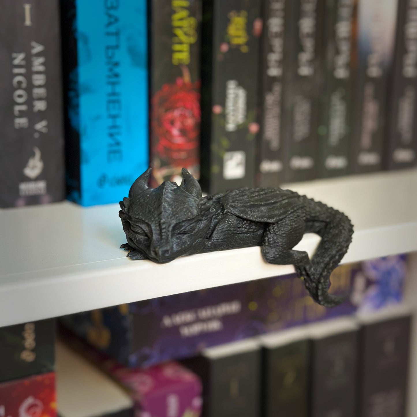 Спящо бебе дракон