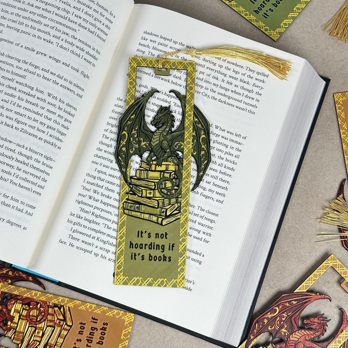 Книгоразделител “It’s not hoarding if it’s books”