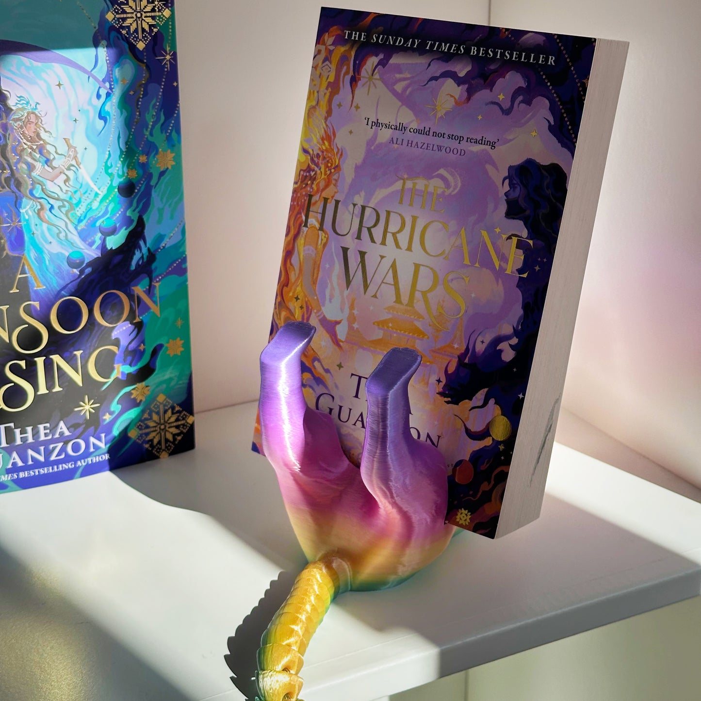 Коте държач/стойка за книга или таблет