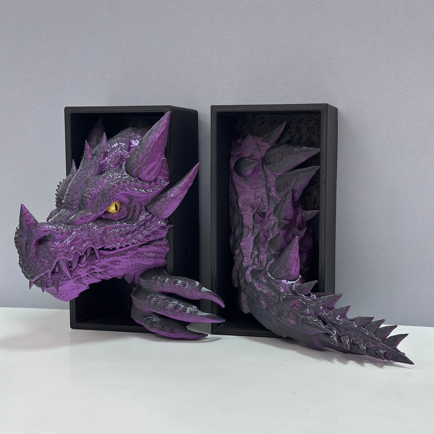 Дракон и опашка книгоразделител