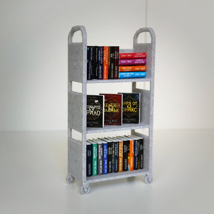 Миниатюра количка за мини книжки