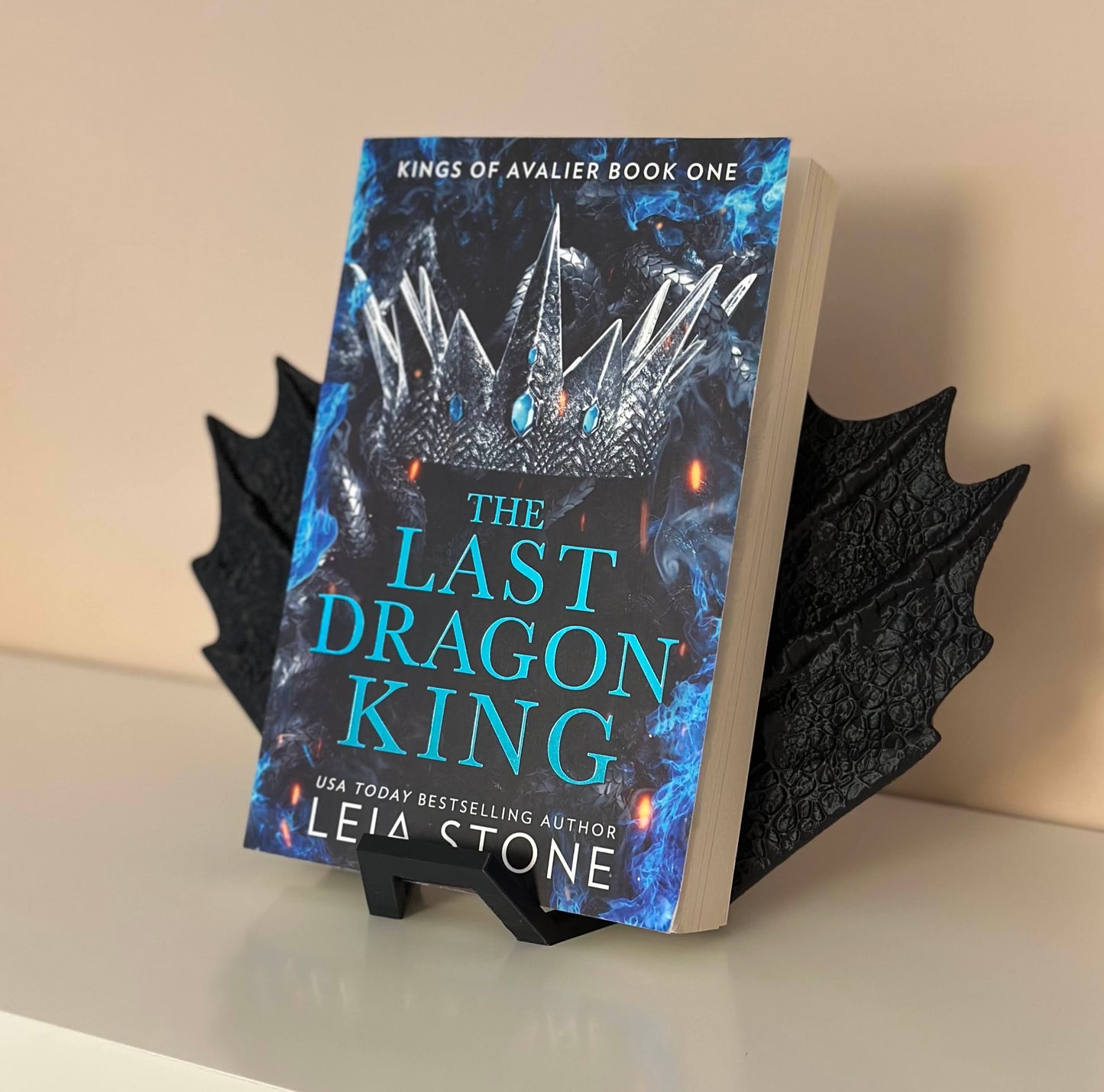 Поставка за книги Крила