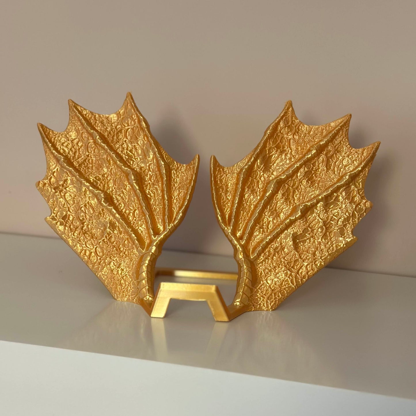 Поставка за книги Крила