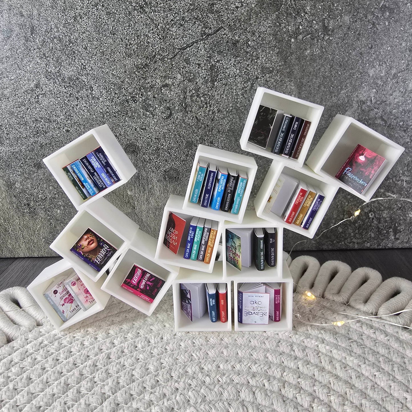 Абстрактен миниатюрна библиотека